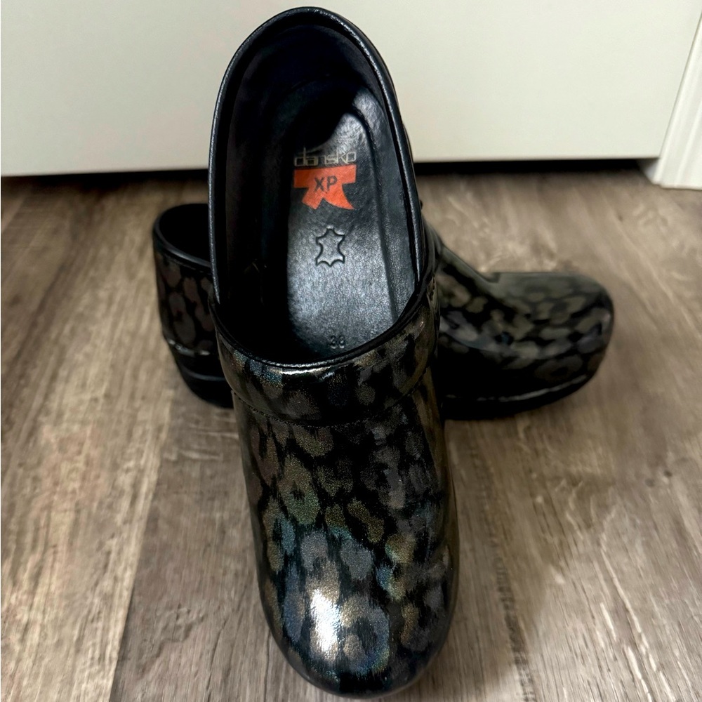 DANSKO Pro XP Iridescent Leopard Clogs Size 38